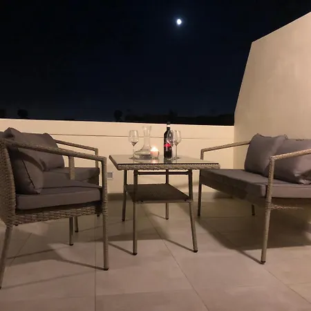 Red Malta - Perfect Vacation