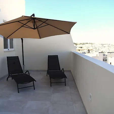 Red Malta - Perfect Vacation